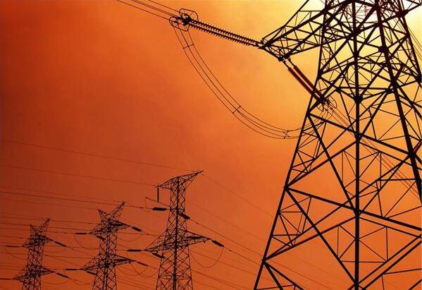 伴隨著我國經(jīng)濟發(fā)展步伐不斷加快，我國電力建設(shè)也得到迅速發(fā)展，電網(wǎng)系統(tǒng)運行電壓等級不斷提高，網(wǎng)絡(luò)規(guī)模不斷擴大，已形成六大跨省大型區(qū)域電網(wǎng)。隨著城鄉(xiāng)電氣化水平繼續(xù)提高，電力行業(yè)的投資前景仍可期