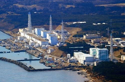 
            	9月26日，日本政府召開相關閣僚會議，會議決定東京電力公司福島第一核電站1、2號機組乏燃料池中的乏燃料棒取出開始時間從現(xiàn)行計劃的2020年度推遲至“力爭在2023年度”。1、2號機組乏燃料池燃料棒取出作業(yè)在2015年6月的上次修改中已將時間推遲，這是第三次修改