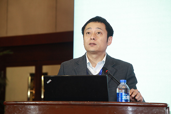 	中国储能网讯：近日，国家能源主动配电网技术研发中心主任姜久春发表演讲，主题是：锂电池储能系统关键技术。	演讲内容如下：	 	姜久春：	我讲的是关于电池储能，我们交大一直在做储能方面，从电力系统、电动汽车一直到轨道交通，我们今天讲的是关于电力系统应用中，我们正在做的一些事情