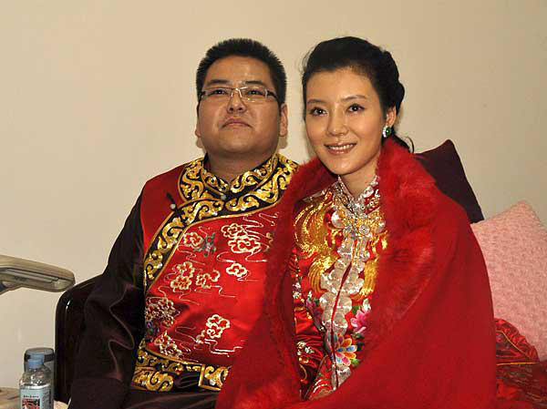 原标题:前山西首富被限制出境:曾迎娶影星,百亿企业破产 12月5日,搜狐财经获悉,山西省前首富李兆会因不履行法院判决,已于近期被上海市第一中级人民法院限制出境。 搜狐财经注意到,李兆会被限制出境,与一笔2.16亿元的执行金额有关