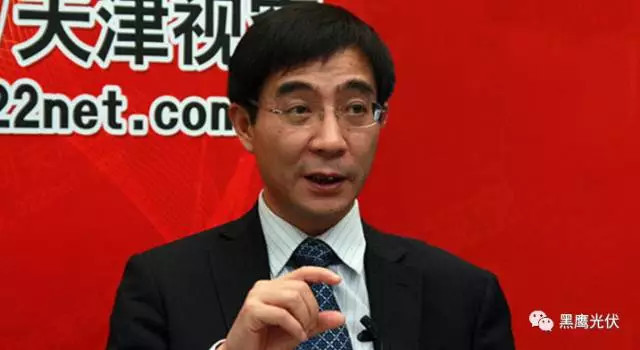 原标题:进击的中环股份,争议的“颠覆者”(深度起底中环股份) 中环股份和隆基股份被称为单晶领域的“双寡头”。 但这两年,中环股份的“风头”似乎都被隆基股份“抢走”了