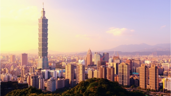 英国和台湾将加强能源等关键领域的贸易联系近日,英国国际贸易部长格Greg Hands和台湾“经济部”官员王美花达成一致,改善生物技术和清洁发电等领域的国际对话。去年,双方的贸易额增长到53.5亿英镑,预计将继续上升,这为英国公司提供重要的机会