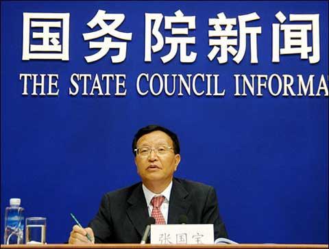 	&nbsp;　　为何光伏电价拍卖制，成为国家能源局加快光伏平均上网进程、降低补贴缺口的最佳选项？	　　朝鲜近日又发射导弹、宣称可直接打到美国本土，美国军方提出海上封锁制裁朝鲜最佳&ldquo;选项&rdquo;，但需中国与俄罗斯支持；而国家能源局要按住光伏补贴缺口继续扩大、推行光伏电价拍卖制、须得到省区及各地方政府通力配合。	　　一、 国家能源局首任局长张国宝倡导光伏电价拍卖制	　　从光伏逐步摆脱依赖补贴发展的角度、国家首任能源局局长张国宝在2015年、提出消化吸收国际光伏电站开发中、光伏