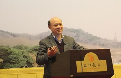十八世纪六十年代的工业革命用机器代替人工,将人类从繁杂的工作中解放出来,也让人类走上了工业化和城市化的“高速公路”。但是,环境污染问题也伴随着人类技术的进步逐渐凸显出来