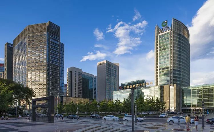 原标题：出资80亿！中国人寿投资黄河基金，助力国家电投去杠杆            “ 近日，中国人寿出资80亿元投资“电投黄河（嘉兴）能源投资合伙企业（有限合伙）”债转股基金（以下简称“黄河基金”），助力国家电力投资集团公司（以下简称“国家电投”）去杠杆。黄河基金总规模为100.1亿元