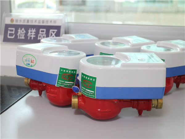 　　为加强对制造计量器具许可获证企业事中事后监管，强化对&ldquo;民用三表&rdquo;(水表、电能表、燃气表)生产企业的计量监督管理，江苏无锡市根据计量工作部署，四季度组织对全市&ldquo;民用三表&rdquo;生产企业开展了专项计量监督检查。&nbsp;图片来源于网络，侵删&nbsp;　　无锡市共检查生产企业17家，抽查检验32个系列104件样品，涉及水表企业3家、电能表企业11家、燃气表企业3家