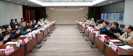                 	                    	三峡集团与东方电气集团近日在成都就氢能和燃料电池产业合作开展交流，三峡集团党组成员、副总经理毕亚雄出席座谈。双方就东方电气燃料电池技术及产品、燃料电池产业发展以及双方未来合作模式等内容进行交流和探讨