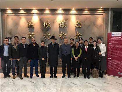 原标题：人大国发院举办“激荡转型下的能源未来：能源安全与可持续发展战略”研讨会            2017年12月4-6日，由中国循环经济协会可再生能源专业委员会、中国能源研究会可再生能源专业委员会与陕西省发展和改革委员会牵头，并联手西安市发展和改革委员会、国家可再生能源中心、中国光伏行业协会、中国可再生能源学会光伏专业委员会、中国机电产品进出口商会太阳能光伏产品分会、亚洲光伏产业协会等机构联合举办的“2017光伏领袖峰会-西部论坛”在古都西安隆重召开。三百余名国内外嘉宾共聚一堂，共话新形势下光伏产业