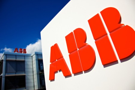 　　ABB近日推出新型远程支持服务&mdash;&mdash;ABB Ability&trade;状态监测服务，可实现数据可视化，帮助风电运营商提高风力发电机组的正常运行时间，降低运行和维护费用并减少能源成本。&nbsp;(图片来自于网络，侵删)&nbsp;　　这项新服务以风电机组电气传动系统(包括发电机、变流器以及变压器)的实时数据分析为依据