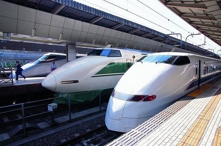                 	                    	近期日本神户制钢、三菱公司接连曝出造假丑闻，这两天，日本磁悬浮高铁中央新干线工程又传出其建筑商在招标中舞弊，再次给日本制造蒙上阴影。东京地检特搜部已立案展开调查，并搜查涉事知名建筑商的总部