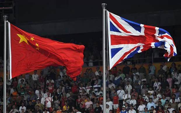 原标题：华润53亿收购英国风电场股权，财金对话成就中英“蜜月”            ”关注我们  文 / 英伦投资客 第九次中英经济财金对话上周五刚结束，两国总共达成72项成果，其中第51条写道：“双方支持中方对英方海上风电场及其供应链开展进一步投资。” 如何实践财金对话成果？大央企率先做了示范