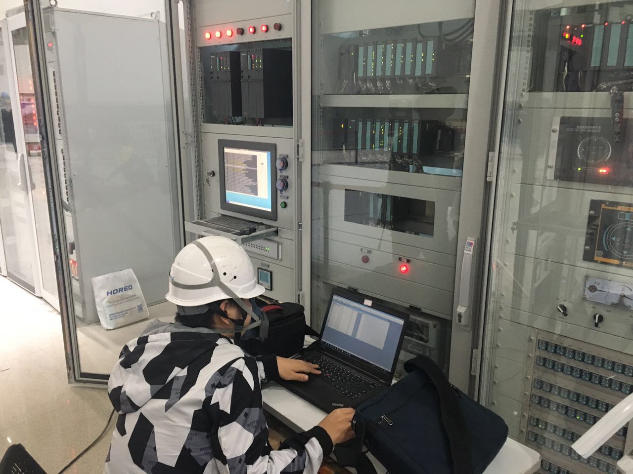 	中国储能网讯：日前，海南省内首座抽水蓄能电站正式建成，预计本月23日正式商业投产运营。南方电网调峰调频发电公司海南琼中抽水蓄能电站是海南省第一个抽水蓄能电站，该电站的投产对海南省经济社会可持续发展与生态环境建设都具有重要意义
