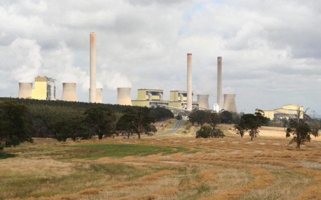 	中国储能网讯：全世界最大电池刚在南澳正式上线不到一个月，就已经体现了它的巨大价值──当南澳维多利亚省内一座燃煤发电厂跳闸瞬间，特斯拉电池竟在破纪录的 140 毫秒内向国家电网输送了 100 兆瓦电力。南澳国家能源部长 Tom Koutsantonis 告诉当地媒体，全国运营商都对此感到极度震惊