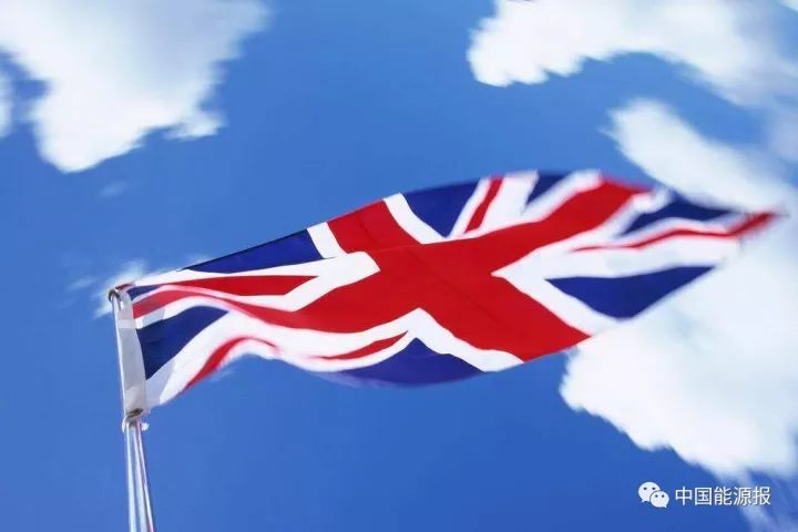             　　作为电力市场改革领域的先驱者，英国在可再生能源发展的不同阶段，针对不同的可再生能源发电技术，推出了一系列的政策项目，主要包括可再生能源义务、上网电价补贴、差价合同三种，它们之间即存在明显的政策差异性，同时也有一定的政策关联性。&nbsp;　　大型可再生能源项目：可再生能源义务&nbsp;　　根据英国《2000年公用事业法》（UK's Utilities Act 2000），英格兰、威尔士和苏格兰从2002年开始实施“可再生能源义务证书制度”（Renewable Obligati