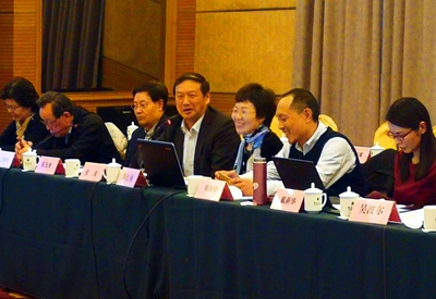 　　12月14-15日，全国仪器分析测试标准化技术委员会(SAC/TC481，以下简称&ldquo;标委会&rdquo;)二届四次年会在北京召开。主任委员张玉奎院士，副主任委员王海舟院士、柴之芳院士，副主任委员、中国分析测试协会秘书长张渝英，副主任委员、中国计量院副院长房庆，中国分析测试协会副理事长吴波尔，科技部资源配置与管理司相关领导和委员等共50余人出席了此次会议