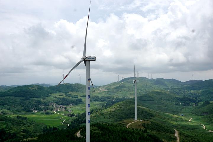 12月27日,证监会并购重组委会议正式审议通过江南化工重大资产重组项目,盾安集团旗下江南化工与盾安新能源两大产业在2017岁末之际“在一起”,盾安集团旗下又新增一上市业务板块。江南化工作为国内资质最全、区域覆盖最广的大型民爆上市龙头企业,此次重组成功后,将持有盾安新能源100%股权,一举进入新能源领域,成为民爆业务及新能源业务“双核驱动”的多元化上市公司