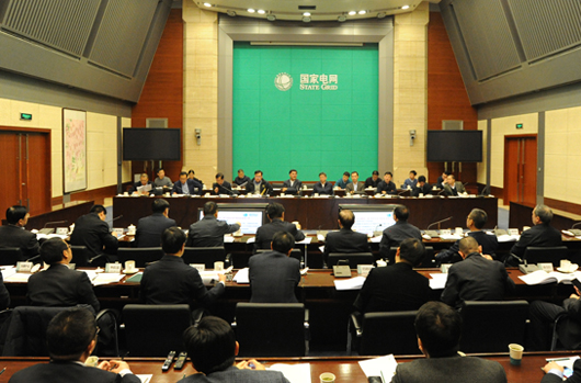                                                       　　12月29日，国家发改委副主任、国家能源局局长努尔&middot;白克力，副局长刘宝华一行到国家电网公司调研并参加工作座谈会，公司董事长、党组书记舒印彪主持会议并发言。双方就电网发展、新能源消纳、北方地区冬季清洁取暖等问题展开交流讨论