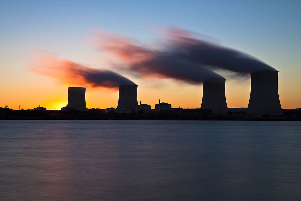            	英国政府已经为逐步淘汰燃煤电厂设定了严格的日期和限制。英国政府制定淘汰燃煤电厂的严格日期和限制商业、能源和工业战略部（BEIS）表示，从2025年10月1日起，除非采用碳捕集技术，否则燃煤电厂将强制关闭