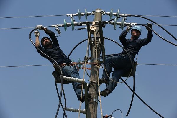 党的十九大指出,中国特色社会主义进入了新时代。在新时代坐标下,把满足人民追求美好生活的电力需要作为一切工作的出发点和落脚点,这是南方电网清远供电局“人民电业为人民”优良传统的新时代内涵