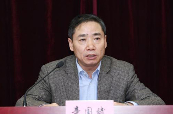             	1月5日，工业和信息化部副部长辛国斌主持召开国家动力电池创新中心和中国汽车动力电池产业创新联盟专题汇报会。会上，国家动力电池创新中心、中国汽车动力电池产业创新联盟、深圳贝特瑞、宁德时代、东软睿驰、中国铁塔等单位代表分别介绍了创新中心和创新联盟最新动态，锂电350项目研发进展，以及电极材料、大规模智能制造、乘用车动力电池系统、回收利用等分中心建设有关情况