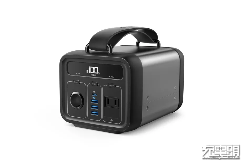 	中国储能网讯：Anker 今天宣布第二代他们的储能电源PowerHouse。其不仅变得更轻，更小，而且价格也只有不到原来的一半
