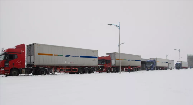 	中国储能网讯：元旦后的合肥迎来了今冬第一场大雪，正所谓瑞雪兆丰年，阳光电源进入出货爆发期，捷报频频。继北美数十兆瓦时调频调峰项目投运后，阳光电源储能业务成功突破加拿大市场，多批兆瓦级储能系统顺利发货，再次彰显了阳光储能系统在国际高端市场的认可度