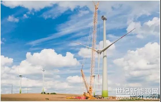 前景巨大的風(fēng)電運(yùn)維市場吸引開發(fā)商、整機(jī)商、第三方企業(yè)紛至沓來。“混戰(zhàn)”之中，三大掘金者如何找好自己的位置？風(fēng)電后市場將怎樣步入良性發(fā)展的快車道？

2017年12月2日下午4時(shí)4分，地處寧夏回族自治區(qū)吳忠市鹽池縣的05線DF05-07風(fēng)機(jī)轟然倒塔