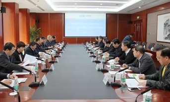 1月9日,东方电气集团党组书记、董事长邹磊率队分别访问中国能建和华电集团,受到中国能建党委书记、董事长汪建平,华电集团党组书记、董事长赵建国,总经理、党组副书记温枢刚的热情接待。东方 电气集团原党组成员、副总经理朱元巢,党组成员、总会计师文利民,党组成员、副总经理徐鹏陪同访问