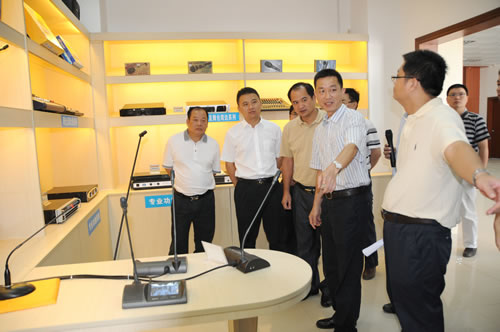 　　近日，广东梅州市质量计量监督检测所承担筹建的广东省质量监督电声产品检验站(梅州)正式通过现场验收。&nbsp;&nbsp;(图片来自网络，侵删)&nbsp;　　专家组对省质量监督电声产品检验站(梅州)的技术能力、团队建设、科研能力、运行状况、影响力和权威性、地方政府支持等六方面工作和筹建任务书完成情况进行了现场审核，认为该站已完成筹建工作，实验室环境良好，关键检测设备达到先进水平