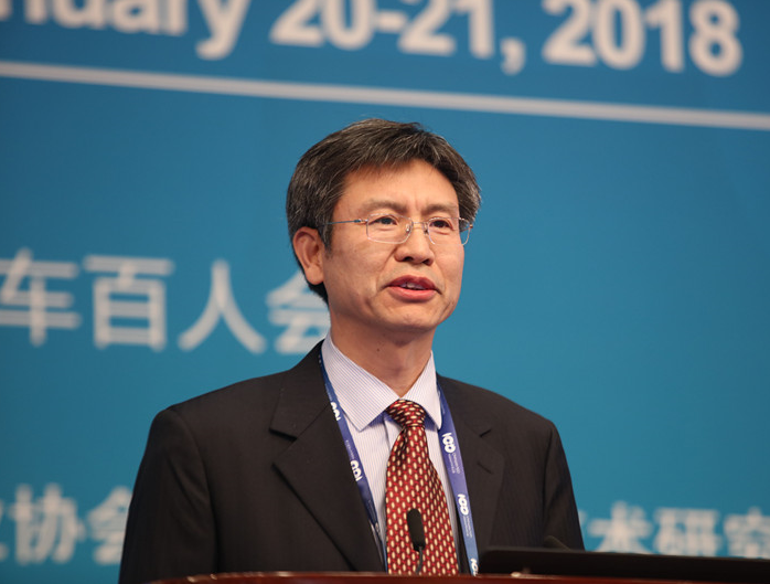	主持人好！陈理事长好！万主席好！各位嘉宾，下午好！		国家能源局副局长：刘宝华	今天的大会是新能源汽车行业发展的一个盛会，我代表国家能源局对大会的召开表示热烈的祝贺。通过今天的大会可以凝聚智慧，共享行业发展的经验，促进全产业链的协调发展，同志们携手并进