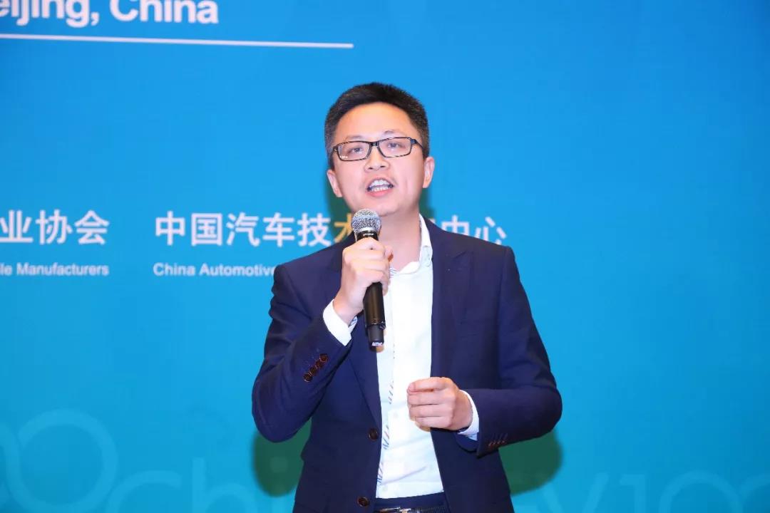 	各位领导，各位来宾，大家上午好！非常高兴有这样好的机会跟大家分享一下小鹏互联网汽车的实践之路。刚才付理事长介绍的时候介绍了又一位新造车势力的代表，我知道这些年“新造车”这个词非常好，新造车的团队也是非常火，小鹏汽车是2014年中成立的，那时候据我不完全统计，至少有100来家的新造车团队