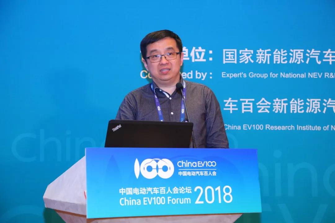 	非常荣幸能够受邀来百人会论坛和大家分享一些我们的感受。我是第二次来参加百人会的年度论坛，这个论坛真的可以用热火朝天来形容