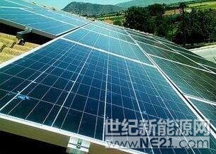 英国《金融时报》22日报道，为保护本土太阳能电池板制造商免受中国竞争对手的低价竞争，印度监管机构计划对进口太阳能电池组件开征税率高达70%的进口关税。该消息引发印度本土光伏业者的争论