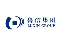                 	                    	在去年11月份曝出信托违约以及1月份大股东质押回购违约后，天业股份资金链问题显露。1月22日，天业股份（600807）公告，控股股东天业集团与鲁信集团签署《股权转让意向书》，天业集团拟向鲁信集团转让其持有的公司全部股份