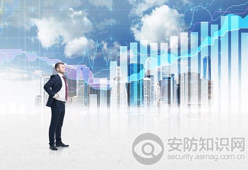             	AI赋能安防,为视频监控带来不同的角色,增加了不同的价值,落地了不同的应用,促使智能监控全面发展,a&s针对“AI 赋能视频新商业价值”的主题对浙江宇视科技有限公司研究院算法系统部部长陈航峰进行专访,聆听传统安防企业代表如何面对AI潮的袭来。a&s:如果说2016年是AI进入安防的元年,您如何定义2017年AI在安防行业的发展?宇视科技陈航峰:如果定义2016年是AI进入安防的元年,那么可以说2017年AI在安防行业直接以迅雷不及掩耳之势进入了高速发展期