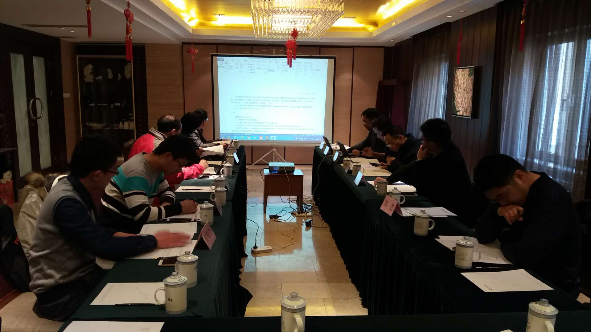 　　1月23日，《工业机器人智能控制单元的信息安全要求》标准工作组第二次会议在北京召开，此次会议由中国科学院沈阳自动化研究所主办。与会专家针对标准内容展开了讨论，对标准的制定草案达成了一致意见