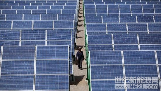 北京时间7日路透社称，世界贸易组织(WTO)周二公布的文件显示，中国已向该组织提出申诉，就美国对进口太阳能面板和洗衣机征收的高关税，要求美方就赔偿事宜进行磋商。中方表示，中国作为主要出口国有权要求赔偿，并且表示，美国的措施违反了WTO的多项规则