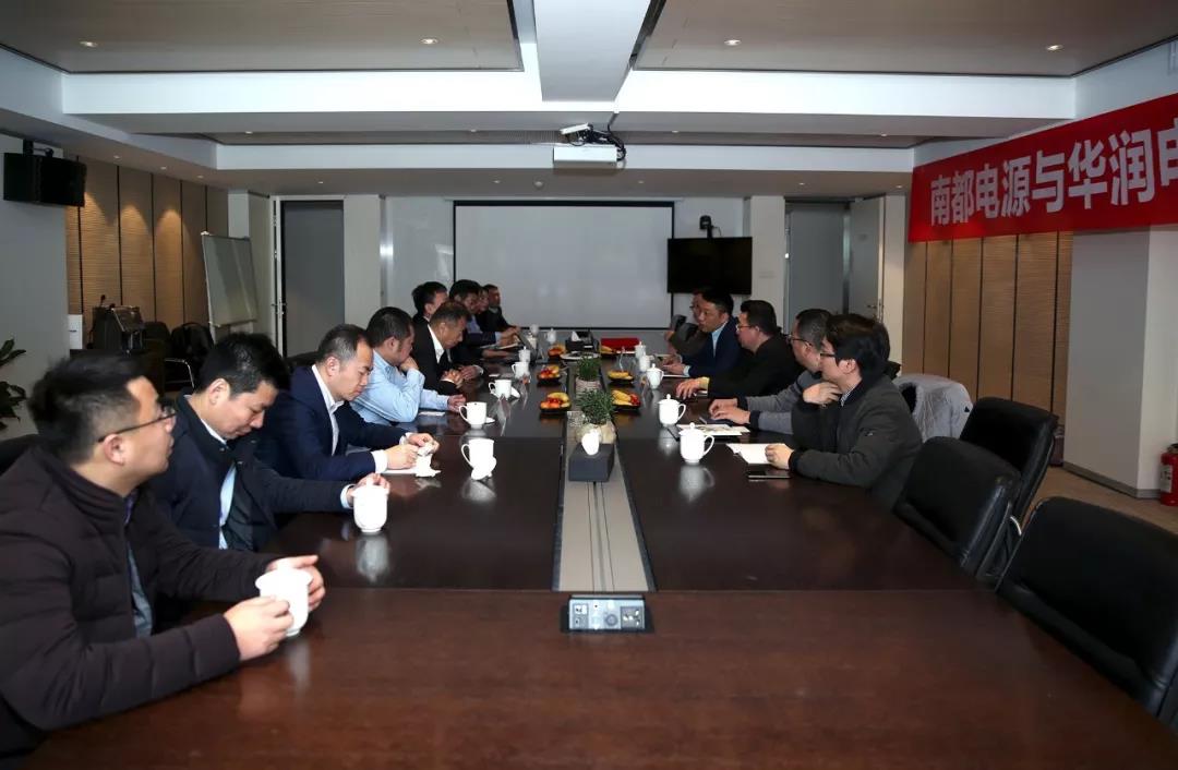 	中国储能网讯：2月9日，南都电源与华润电力签订战略合作协议，双方将在储能等综合能源服务、购售电业务与服务等领域深入合作。	 	华润电力副总裁后永杰、售电管理部总经理刘树松、售电管理部助理总经理高宗山、售电管理部副总经理王立文、浙江售电公司总经理杭沉天，南都电源总裁陈博、副总裁王大为等出席签约仪式