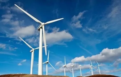  　　國家能源局印發(fā)《關(guān)于加快推進分散式接入風電項目建設(shè)有關(guān)要求的通知》，提出加快推動分散式風電開發(fā)，對規(guī)范建設(shè)標準、有序推進項目建設(shè)、加強監(jiān)管工作等做出部署，引發(fā)業(yè)界對分散式風電開發(fā)的關(guān)注，期待分散式風電成為下一片開發(fā)的熱土。


 
　　“十三五”期間，我國風電開發(fā)重心將向中東南部轉(zhuǎn)移