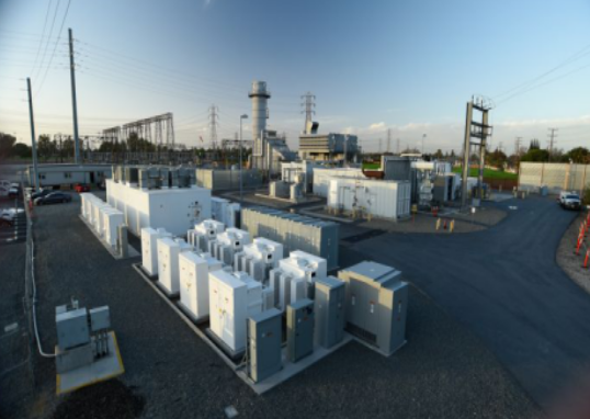 	中国储能网讯：经过几次初步尝试后，电力行业巨头通用电气（GE）决定采用一种新的储能方式。	通用电气在2018年将其储能业务升级为一个独立部门