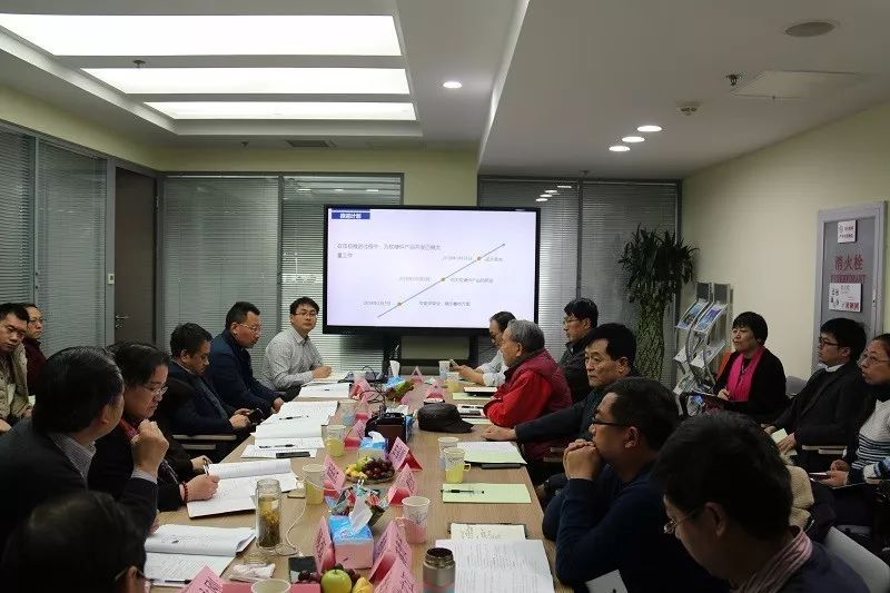 　　2018年2月7日，全国智能建筑及居住区数字化标准化技术委员会在北京主持召开了《基于国产密码算法的智能水表安全技术解决方案》评审会。&nbsp;&nbsp;图为评审会现场&nbsp;　　住房城乡建设部城市建设司原副司长章林伟、住房城乡建设部信息中心原副主任王毅、住房城乡建设部城市建设司水务处处长曹燕进、住房城乡建设部标准定额研究所产品标准处处长展磊、住房城乡建设部信息中心处长曲福顺、住房城乡建设部IC卡应用服务中心主任马虹、全国智能建筑及居住区数字化标准化技术委员会副主任委员张永刚出席会议，来自国家质