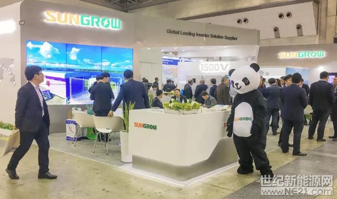 2月28-3月2日，日本规模最大、最具影响力的日本国际智能能源周在东京盛大举行。逆变技术实力派阳光电源携1500V组串逆变器新品、直流侧储能系统、浮体等顶尖产品与解决方案精彩亮相，两天吸引上万参观者驻足，其中储能还现场签约近30MWh大单，在日本刮起一股&ldquo;阳光风暴&rdquo;