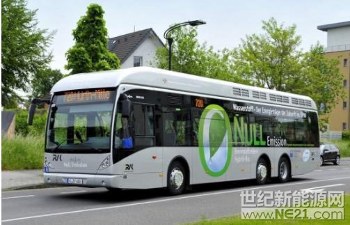 范胡爾（Van Hool）與RVK Köln、WSW Wuppertal簽訂了一份大合同，向其供應(yīng)40輛最新款氫燃料客車。



兩家公司的訂購(gòu)數(shù)量分別為30輛及10輛，目前是歐洲最大的一筆氫能源車訂單