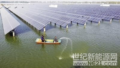 

3月5日記者從寶應(yīng)縣獲悉，該縣自去年底入選全國(guó)第三批光伏發(fā)電領(lǐng)跑者基地以來(lái)，積極推進(jìn)寶應(yīng)光伏發(fā)電應(yīng)用領(lǐng)跑基地建設(shè)，目前基地已交由投資商現(xiàn)場(chǎng)踏勘，即將啟動(dòng)項(xiàng)目建設(shè)。

根據(jù)規(guī)劃,寶應(yīng)光伏領(lǐng)跑者基地總規(guī)劃2.08GW，擬分三期建設(shè)，一期項(xiàng)目即達(dá)到500MW