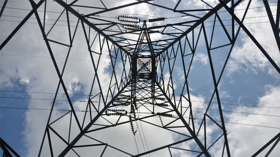                 	                    	英国天然气和电力办公室（Ofgem）已经对能源网络公司提出了更严苛的条例。这一措施预计在五年内为消费者节省超过50亿英镑（约合人民币439.7亿元）的开支