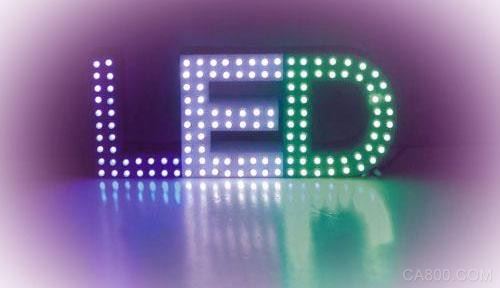                     	国内第二大LED芯片企业华灿光电频频借助股权再融资进行产业外延式扩张，实现经营业绩大幅提升。华灿光电发布的业绩预告显示，预计2017年实现净利润4.70亿元至5.34亿元，同比增长76％至100％
