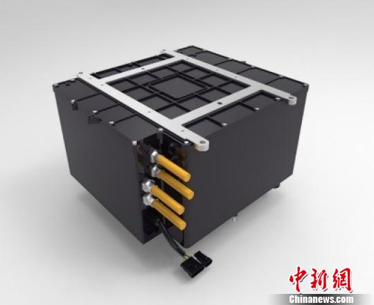 	中国储能网讯：中国科学院大连化学物理研究所(以下简称大连化物所)14日对外发布消息称，由该所持股企业新源动力股份有限公司开发的HYMOD-300型车用燃料电池电堆模块，经寿命测试和整车应用验证，突破了车用燃料电池5000小时的耐久性难关，成为中国首例自主研发的超越5000小时耐久性的燃料电池产品。		同时，该产品还实现了电堆在-10℃环境下的低温启动，以及在-40℃下的储存