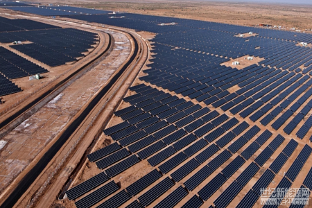 由德国企业ib vogt和埃及的Infinity Solar在埃及南部的阿斯旺省合作建设的太阳能光伏电站近日正式启动建设，装机容量达到64.1兆瓦，这是埃及迄今为止最大的光伏电站。据介绍，这个称为Infinity 50太阳能光伏电站容量达到64.1兆瓦，是埃及上网电价补贴下首轮招标的结果，在未来25年内将获得每千瓦时14.34美分的收益