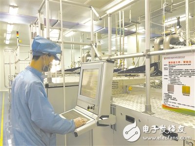 这一年,按照习总书记提出的要求,我省抓紧能源建设推进工作,不断优化产业布局,以科技创新为驱动,打造以清洁能源为主的产业集群。解决了一些多年想解决却没有解决的问题,办成了一些多年想办却没有办成的大事,开创了我省能源工作的新局面,新能源产业基地建设取得重大进展