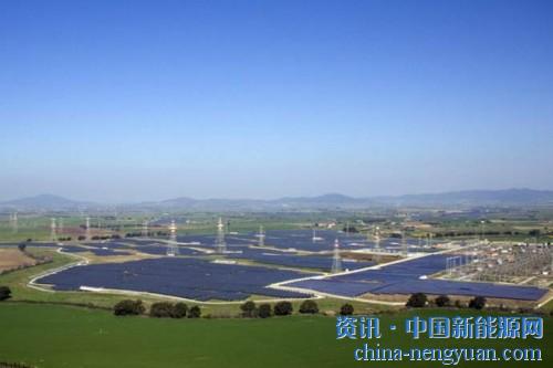                                                                                                                                                                     	　　意大利可再生能源协会AnieRinnovabili，在国家电网运营商Terna所提供数据的基础上，公布了今年前两月的新增光伏装置初步数字：比去年同期增长17%，达60.1兆瓦